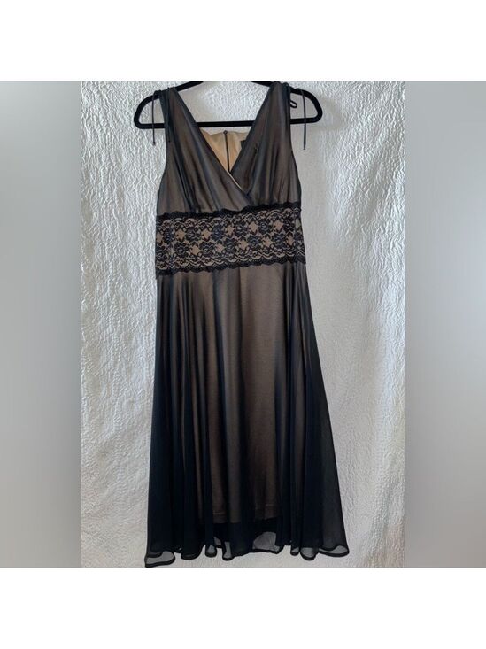 connected apparel Dresses & Skirts - Connected Apparel Sleeveless Sheer Overlay & Lace Waist Detail Midi Dress